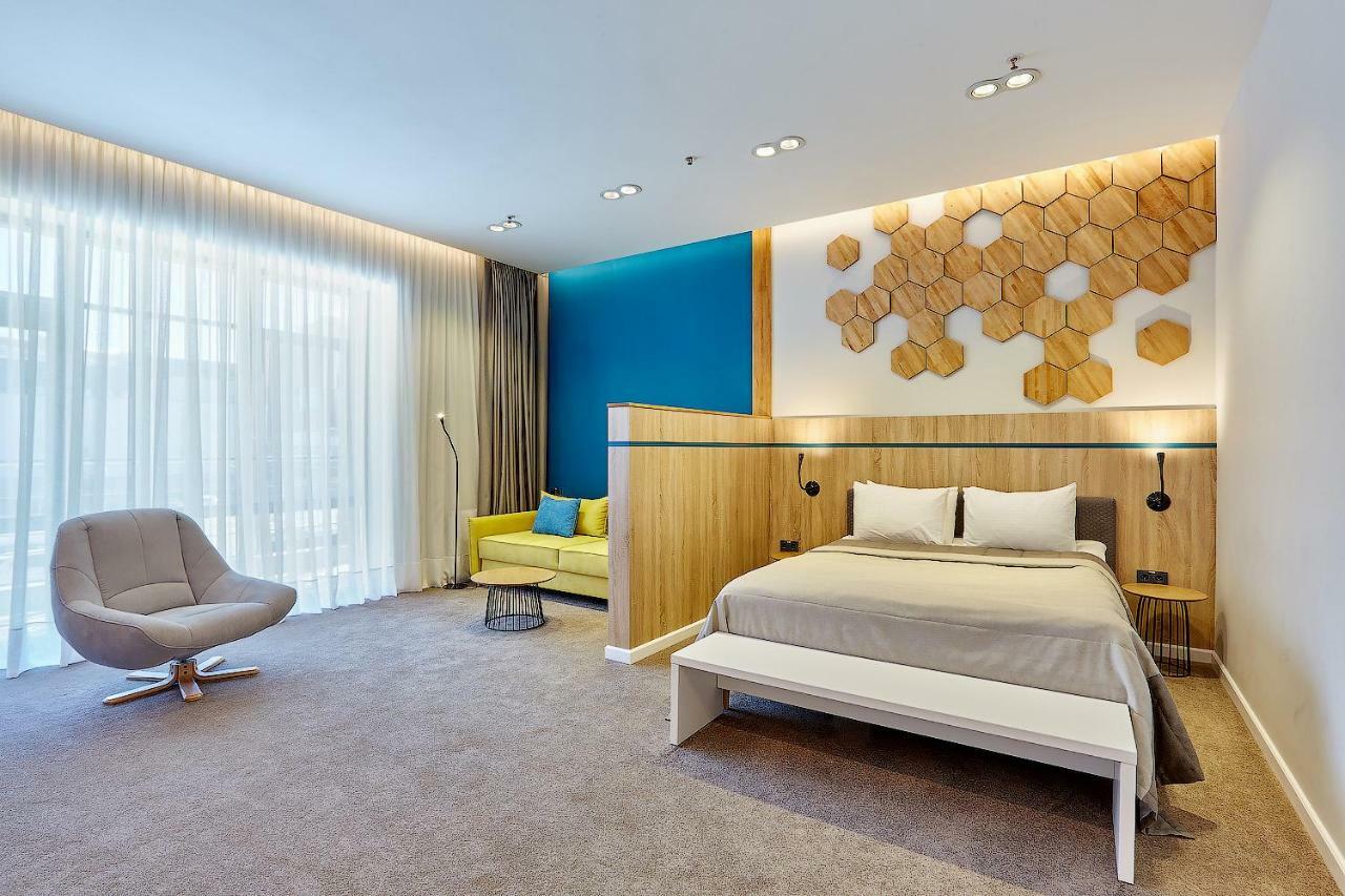 Aqua-Minsk Hotel Plus Eksteriør bilde