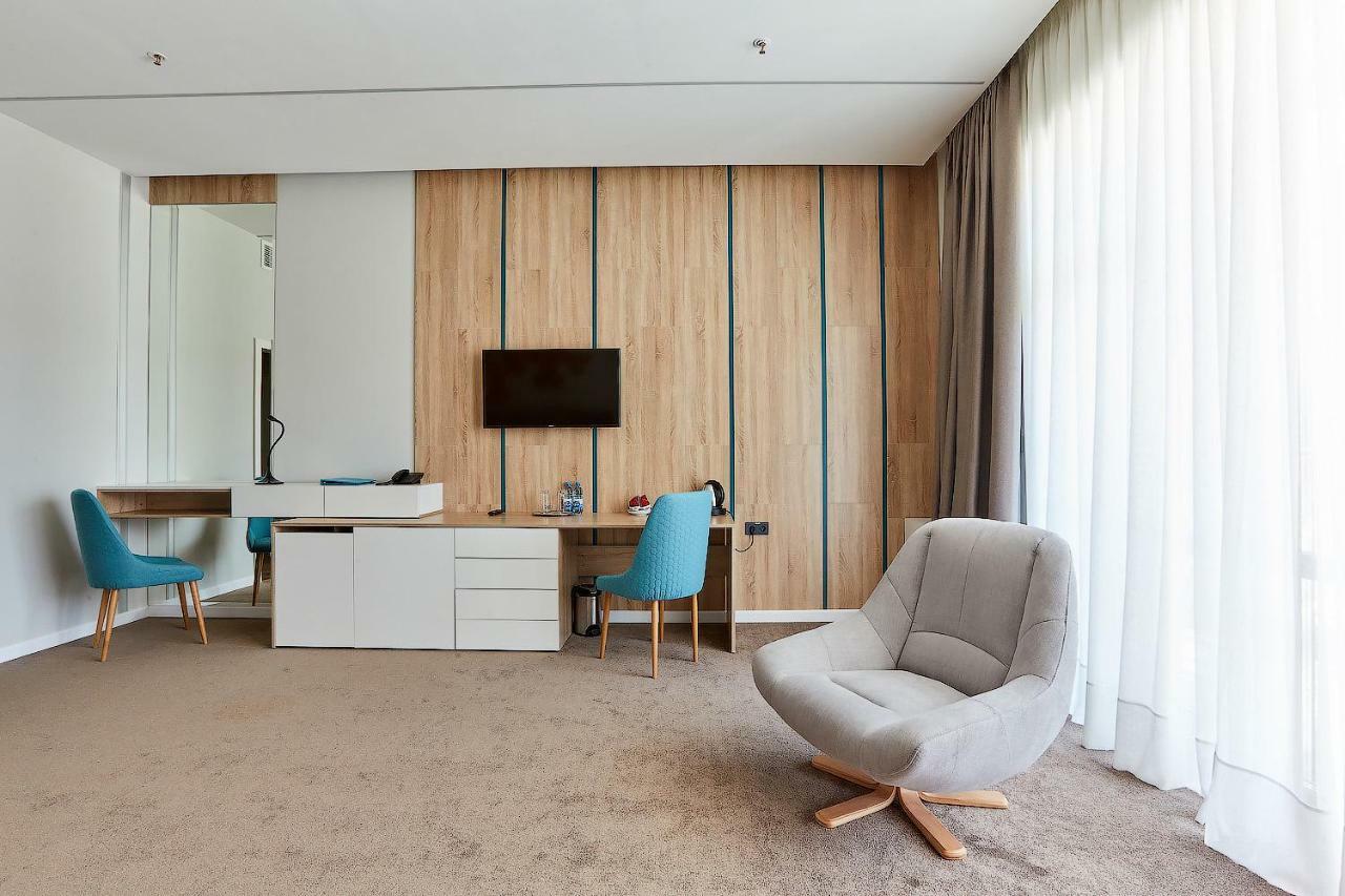 Aqua-Minsk Hotel Plus Eksteriør bilde
