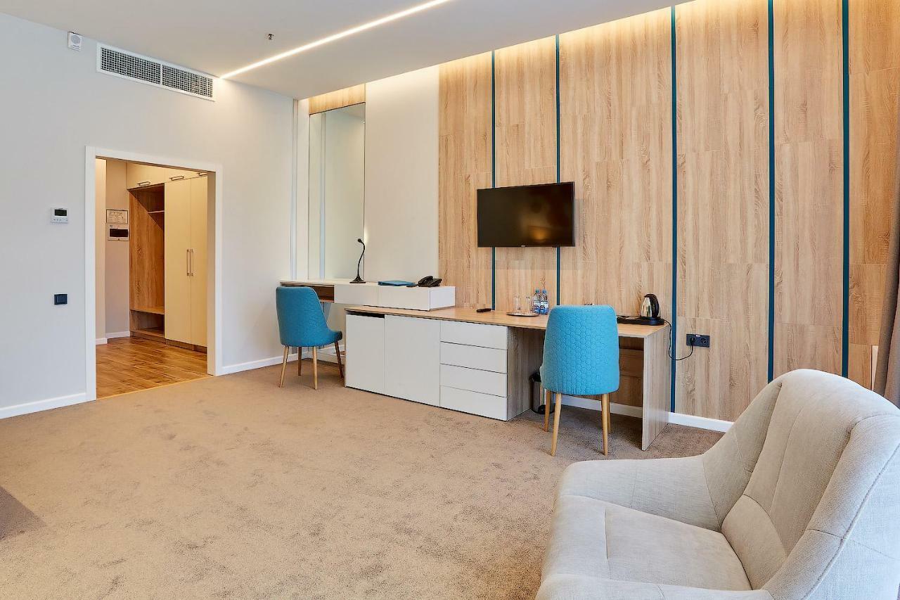 Aqua-Minsk Hotel Plus Eksteriør bilde